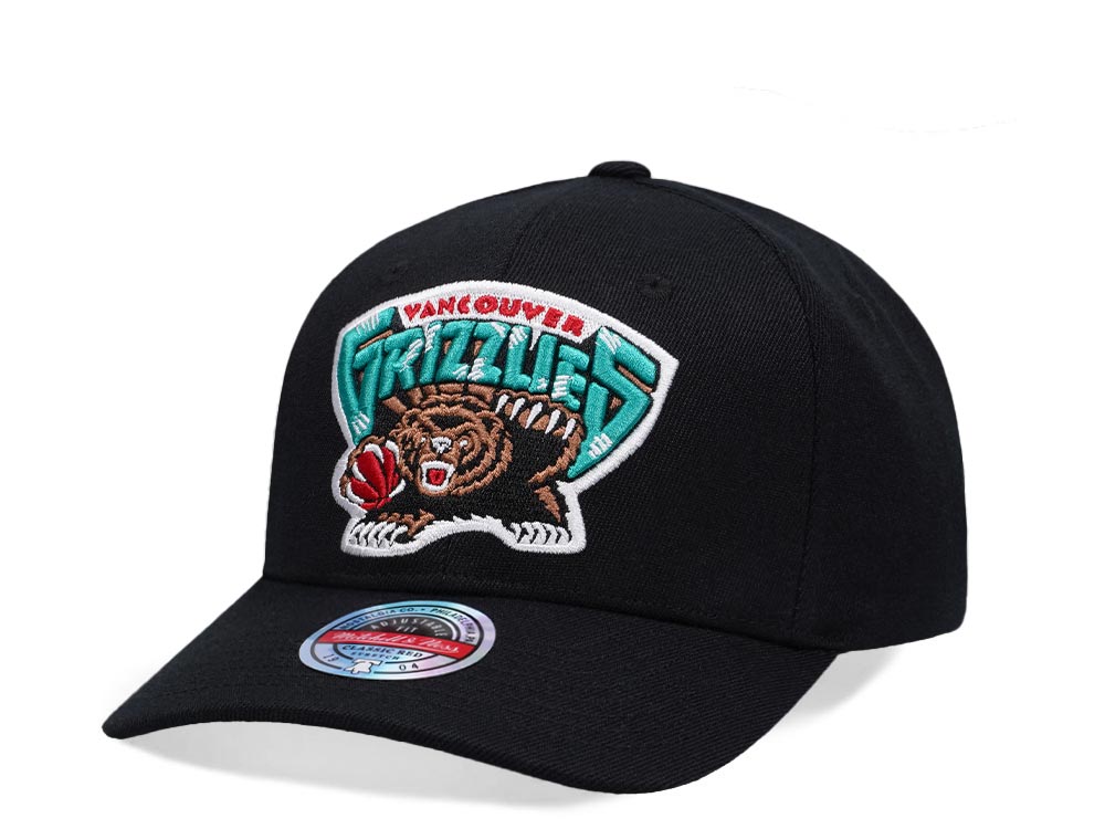 Mitchell & Ness Vancouver Grizzlies Black Hardwood Classic Red Flex Snapback Cap