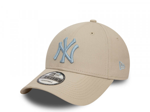 New Era New York Yankees League Essential Beige 9Forty Strapback Cap