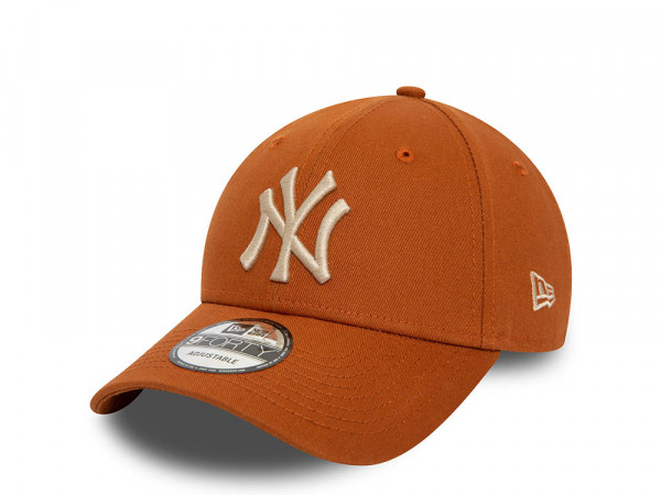 New Era New York Yankees League Essential Brown 9Forty Strapback Cap